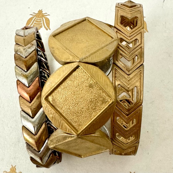 Geometric Bracelets Chevron & Diamond pattern Tri Color Metals Elastic Pull on - Picture 2 of 2